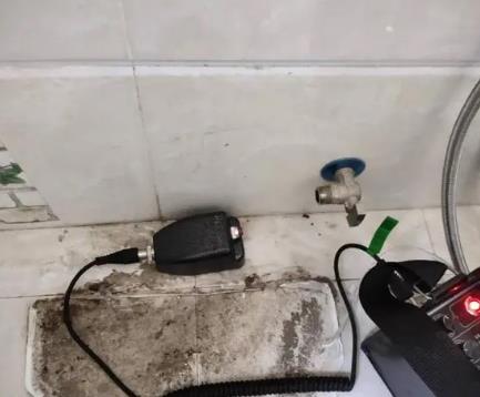 阎良屋顶漏水维修公司分享下卫生间漏水的危害及解决方法
